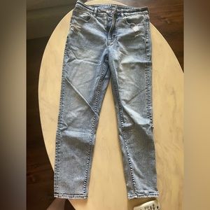 American Eagle Mom Jeans